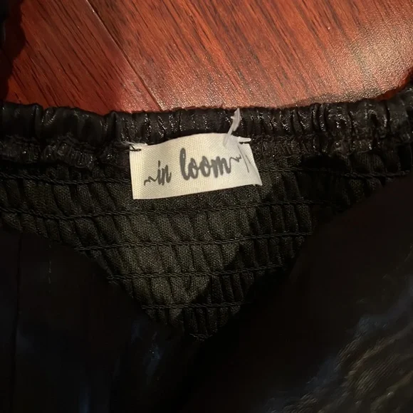 In loom fluffy dress black shiny silk with puff sleeves - Picture 3 of 4